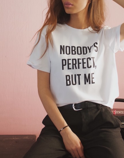 But i. Nobody's perfect but me. Nobody around футболка. Футболки с надписью Nobody Cares.